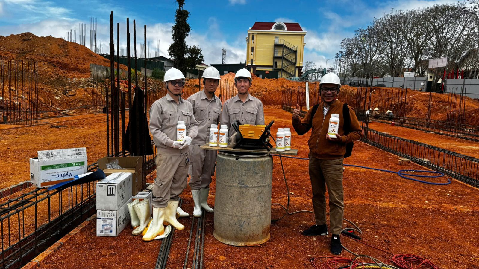 Phòng Chống Mối Công Trình - Đội ngũ kỹ thuật viên Pestpro Đà Lạt sẵn sàng thi công bảo vệ móng